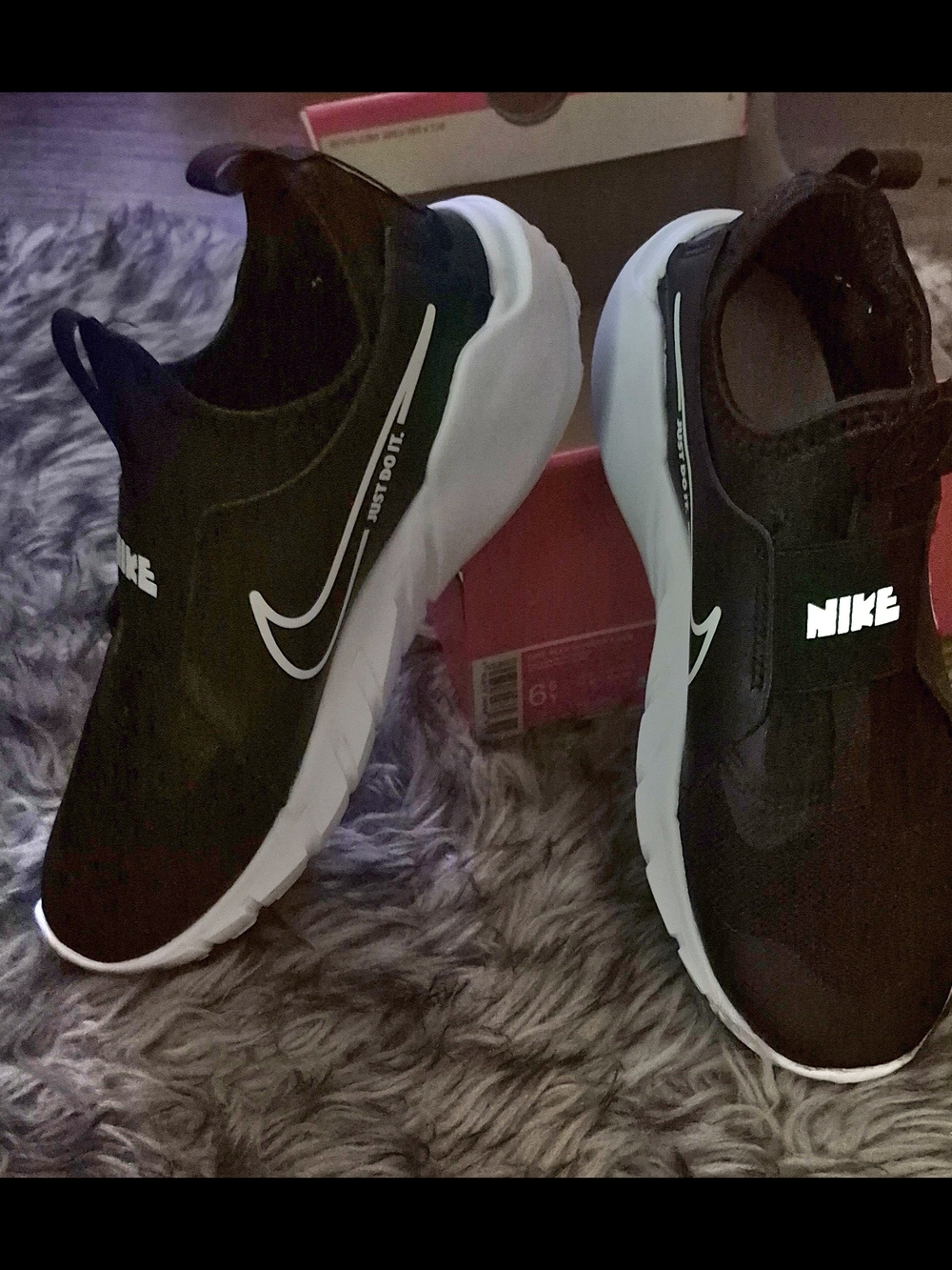Nike Big Kids' Size 6.5 Or Womans Size 8 Black Slip-On Athletic Shoes